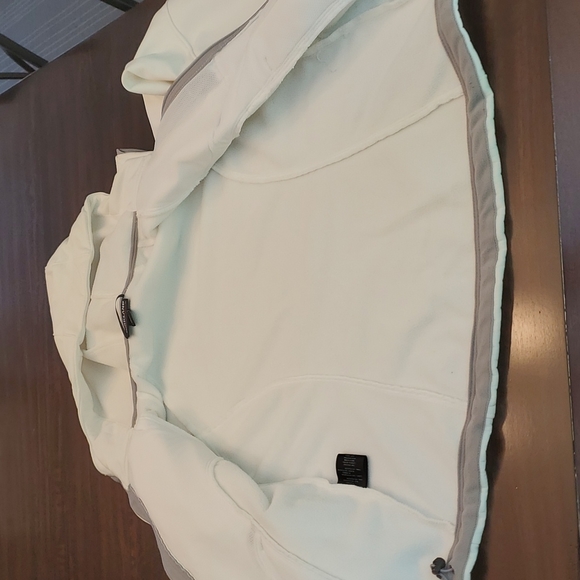 White jacket - Picture 2 of 9